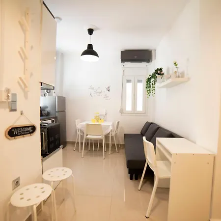 Apartment Kellys Μαγική Αυλή *
